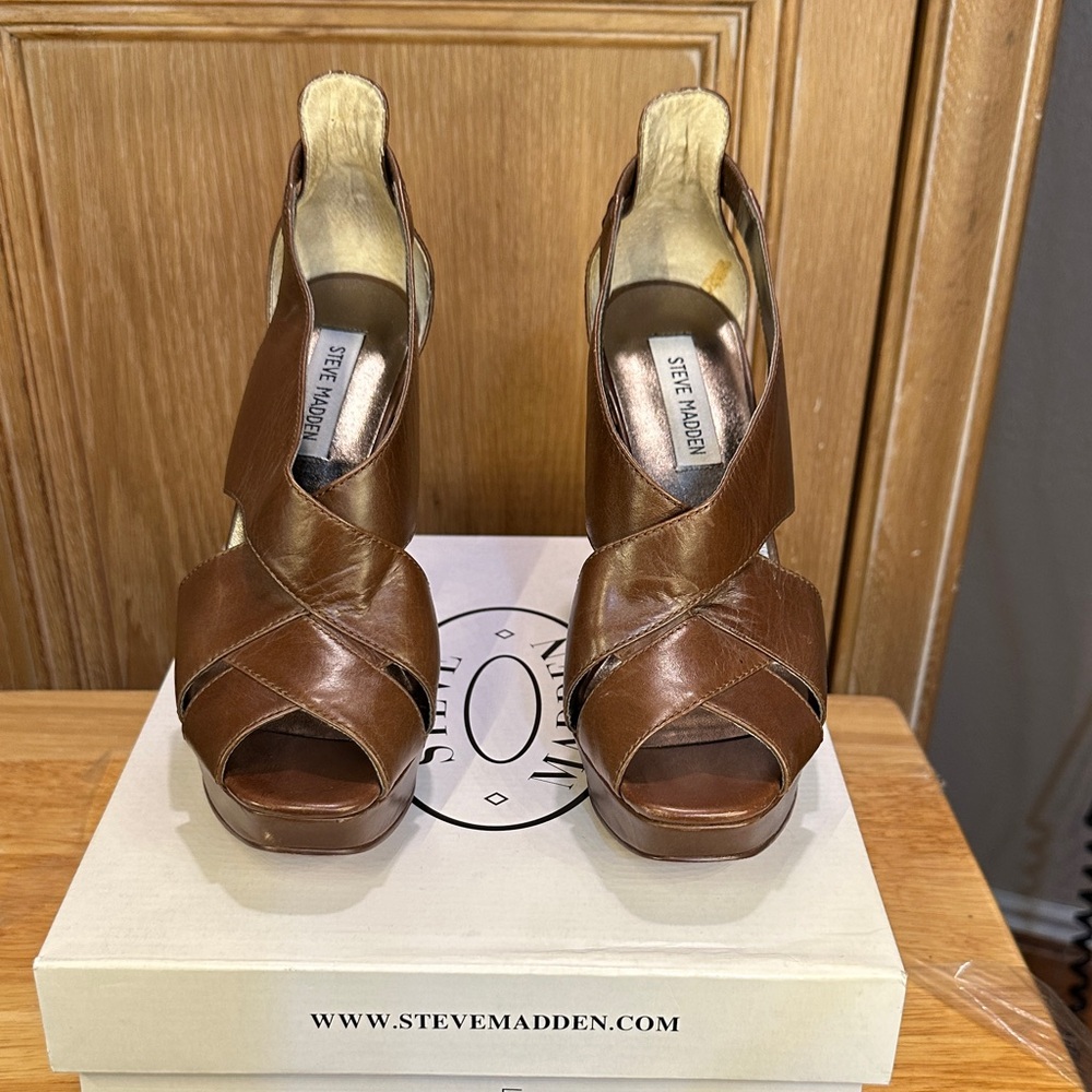 Steve Madden Tan Peep-Toe Heels